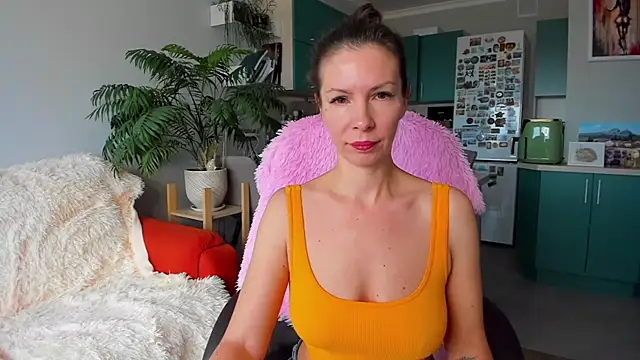 ChristinaGlory online show from 10-23-25, 07:40