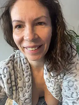 ChristinaGlory online show from 02-06-26, 07:37