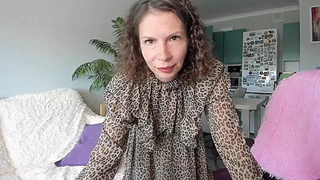 ChristinaGlory online show from 06-19-26, 07:03