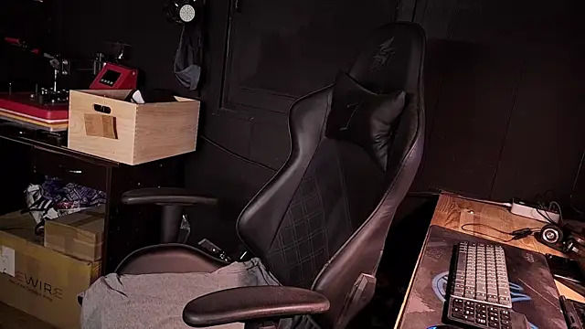 Snapshot of AnalOrgasm_CG chatting on 10-31-25, 08:27 AnalOrgasm CG online show from 10-31-25, 08:27