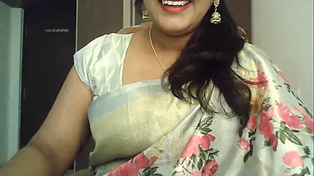 Spandana Sweety online show from 10-18-25, 06:04