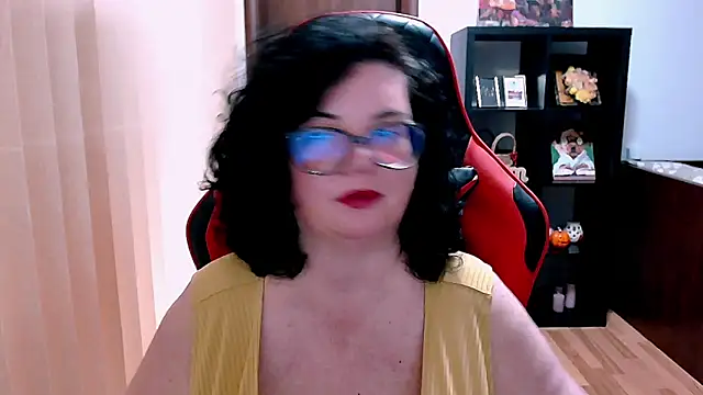 Snapshot of MissTroublle chatting on 06-05-26, 06:18 MissTroublle online show from 06-05-26, 06:18