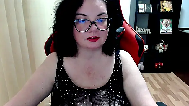Snapshot of MissTroublle chatting on 05-15-26, 10:35 MissTroublle online show from 05-15-26, 10:35