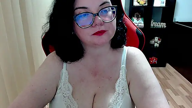 Snapshot of MissTroublle chatting on 05-22-26, 06:00 MissTroublle online show from 05-22-26, 06:00
