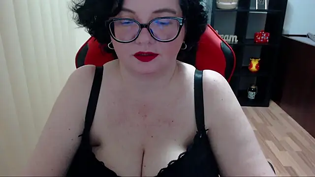 MissTroublle online show from 02-11-25, 10:25