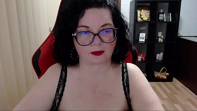 MissTroublle online show from 10-27-25, 11:11