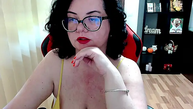Snapshot of MissTroublle chatting on 05-11-26, 09:32 MissTroublle online show from 05-11-26, 09:32