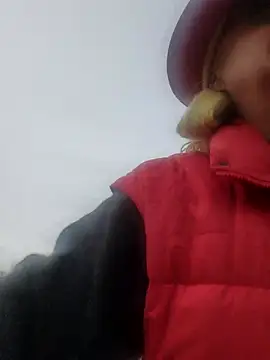 Snapshot of MucMilf59 chatting on 12-17-25, 11:04 MucMilf59 online show from 12-17-25, 11:04