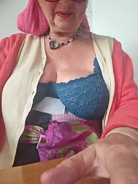 Snapshot of MucMilf59 chatting on 10-25-25, 10:14 MucMilf59 online show from 10-25-25, 10:14