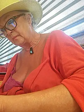 Snapshot of MucMilf59 chatting on 06-30-26, 11:21 MucMilf59 online show from 06-30-26, 11:21