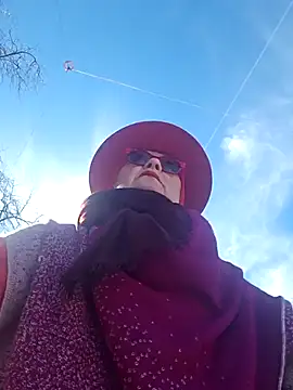 Snapshot of MucMilf59 chatting on 10-29-25, 09:52 MucMilf59 online show from 10-29-25, 09:52