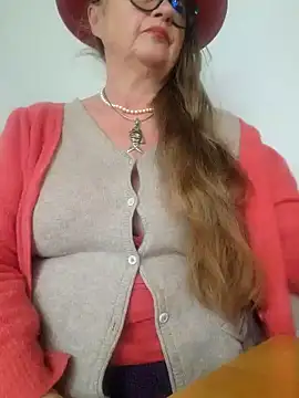 Snapshot of MucMilf59 chatting on 11-22-25, 11:20 MucMilf59 online show from 11-22-25, 11:20