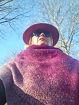 Snapshot of MucMilf59 chatting on 11-28-25, 09:53 MucMilf59 online show from 11-28-25, 09:53