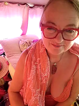 Snapshot of MucMilf59 chatting on 09-09-25, 10:36 MucMilf59 online show from 09-09-25, 10:36