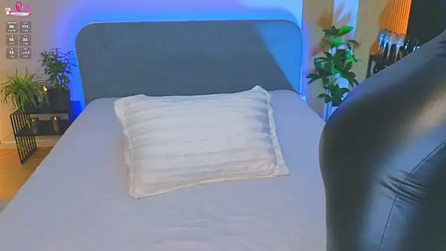 Kira from UA online show from 04-18-26, 01:30