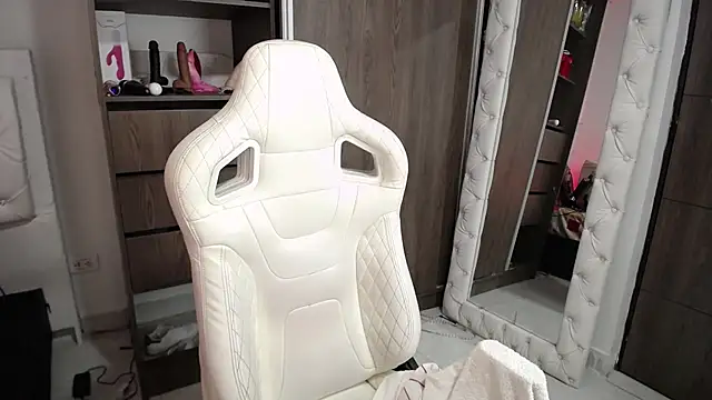 Snapshot of infinitysex1 chatting on 03-04-25, 01:12 infinitysex1 online show from 03-04-25, 01:12