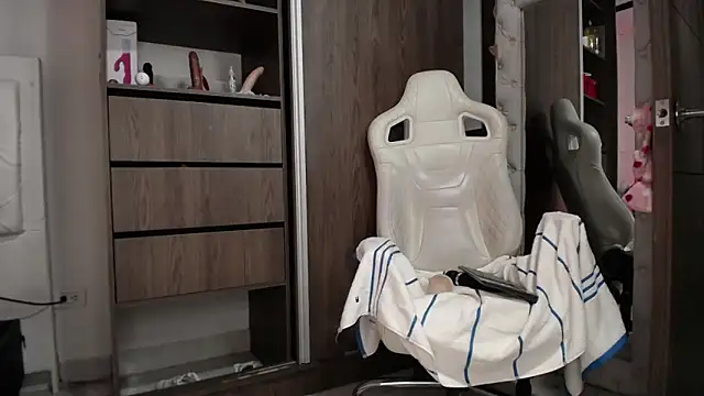 Snapshot of infinitysex1 chatting on 02-22-25, 01:00 infinitysex1 online show from 02-22-25, 01:00