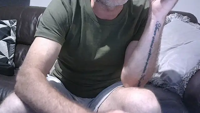 Snapshot of handyandyhandy chatting on 08-09-26, 10:38 handyandyhandy online show from 08-09-26, 10:38