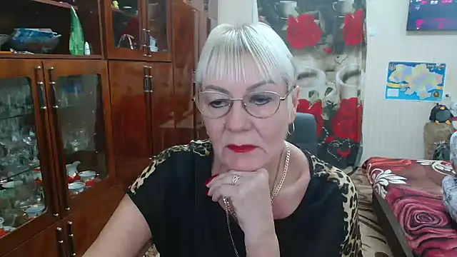 Snapshot of JenaCheim chatting on 11-15-25, 06:39 JenaCheim online show from 11-15-25, 06:39