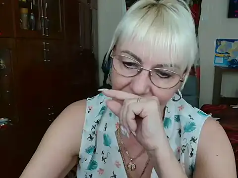 Snapshot of JenaCheim chatting on 03-11-25, 06:08 JenaCheim online show from 03-11-25, 06:08