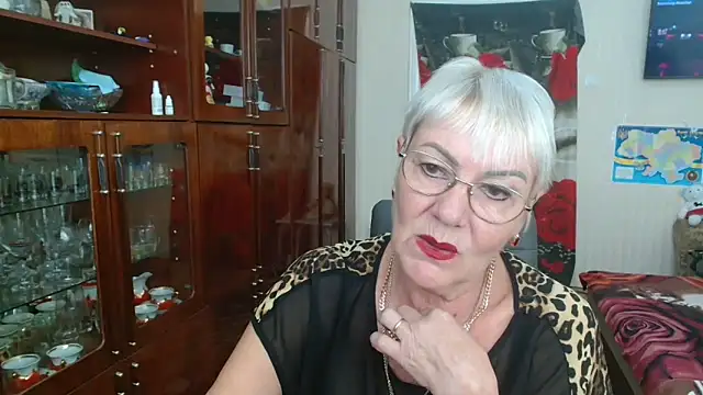 Snapshot of JenaCheim chatting on 10-19-25, 05:54 JenaCheim online show from 10-19-25, 05:54