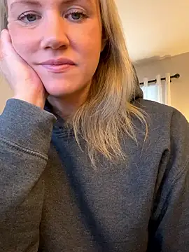 Snapshot of Kay_Cakes chatting on 03-03-26, 02:24 Kay Cakes online show from 03-03-26, 02:24