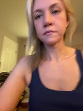 Snapshot of Kay_Cakes chatting on 07-15-26, 02:13 Kay Cakes online show from 07-15-26, 02:13