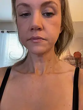 Snapshot of Kay_Cakes chatting on 02-11-26, 03:12 Kay Cakes online show from 02-11-26, 03:12