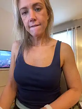 Snapshot of Kay_Cakes chatting on 12-02-24, 08:06 Kay Cakes online show from 12-02-24, 08:06