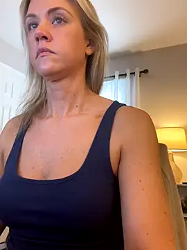 Snapshot of Kay_Cakes chatting on 12-02-24, 04:59 Kay Cakes online show from 12-02-24, 04:59