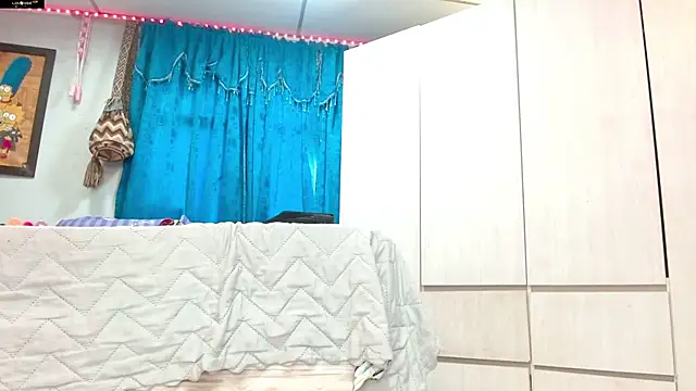 khloeHermaprodit3 online show from 03-08-26, 08:23