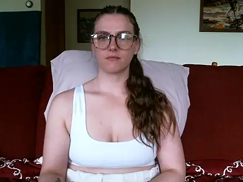 Snapshot of katie_kitten38 chatting on 06-02-26, 01:22 katie kitten38 online show from 06-02-26, 01:22