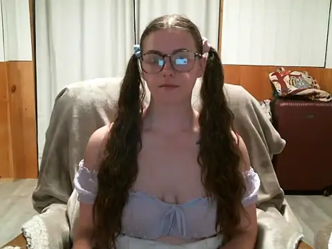 Snapshot of katie_kitten38 chatting on 06-26-26, 01:17 katie kitten38 online show from 06-26-26, 01:17