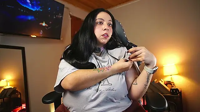 coraline latin online show from 04-17-26, 12:02