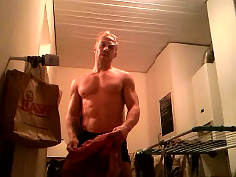 AthleticWomenizer2 online show from 11-12-25, 12:04