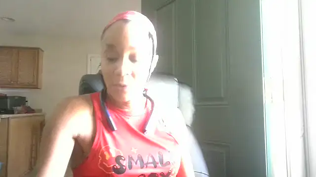 Snapshot of EnticingAaliyah chatting on 10-07-25, 04:30 EnticingAaliyah online show from 10-07-25, 04:30