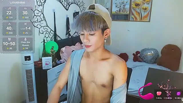 Snapshot of WildestTwink chatting on 09-08-25, 04:17 WildestTwink online show from 09-08-25, 04:17