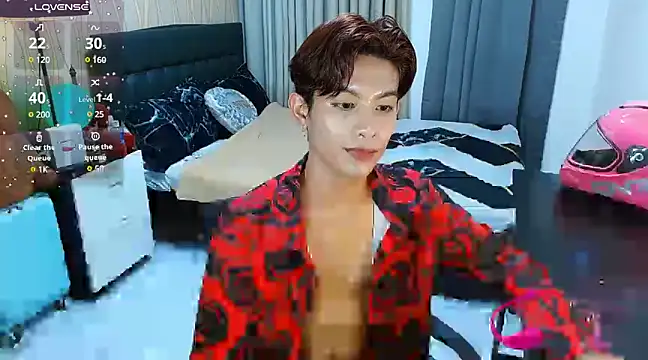Snapshot of WildestTwink chatting on 03-08-25, 10:45 WildestTwink online show from 03-08-25, 10:45