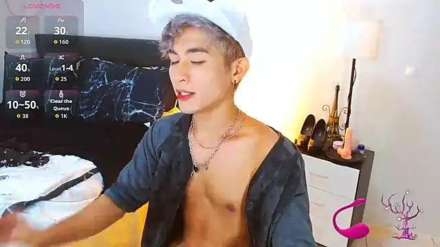 WildestTwink online show from 04-23-26, 03:13