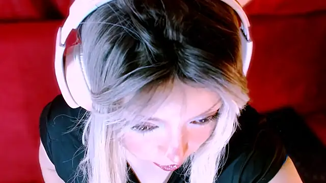 Honey Lucy1 online show from 04-14-26, 12:26