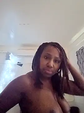 Snapshot of Xochillovemoney2 chatting on 04-07-26, 10:44 Xochillovemoney2 online show from 04-07-26, 10:44