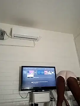 Snapshot of Xochillovemoney2 chatting on 09-28-25, 06:31 Xochillovemoney2 online show from 09-28-25, 06:31