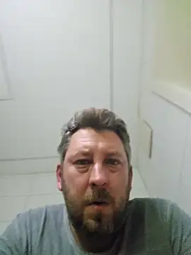 Snapshot of ktmtom247 chatting on 10-15-25, 03:09 ktmtom247 online show from 10-15-25, 03:09