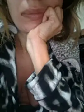 Snapshot of fammefatale1987 chatting on 11-30-25, 07:58 fammefatale1987 online show from 11-30-25, 07:58