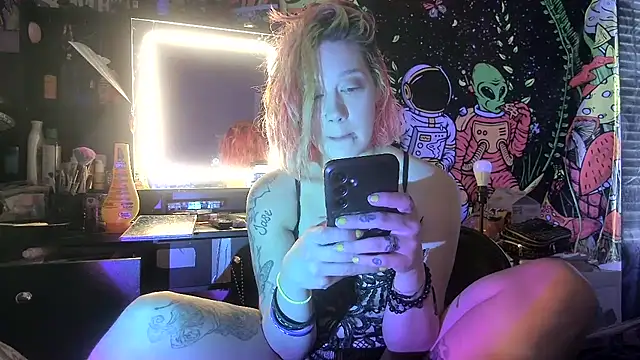 Snapshot of TEXASMARYYYJANE chatting on 09-22-25, 04:35 TEXASMARYYYJANE online show from 09-22-25, 04:35