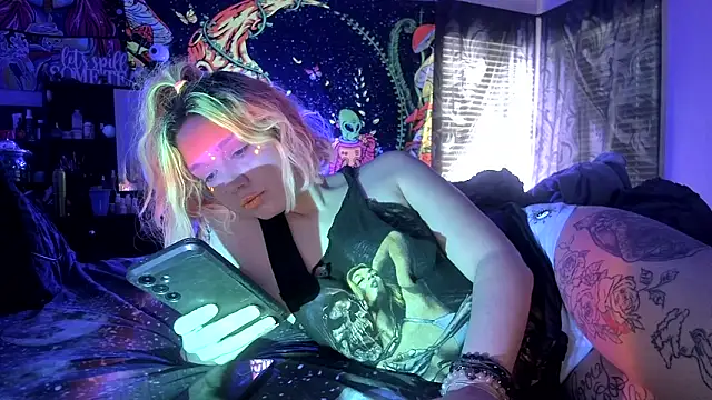 Snapshot of TEXASMARYYYJANE chatting on 10-20-25, 05:02 TEXASMARYYYJANE online show from 10-20-25, 05:02