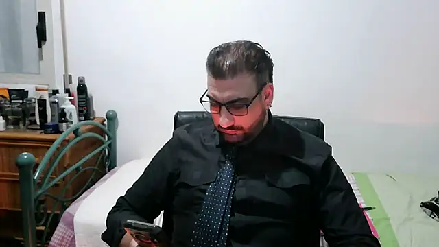 Snapshot of Italian_dark_desire chatting on 02-03-26, 11:43 Italian dark desire online show from 02-03-26, 11:43