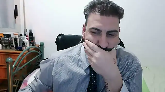 Snapshot of Italian_dark_desire chatting on 02-01-26, 08:51 Italian dark desire online show from 02-01-26, 08:51