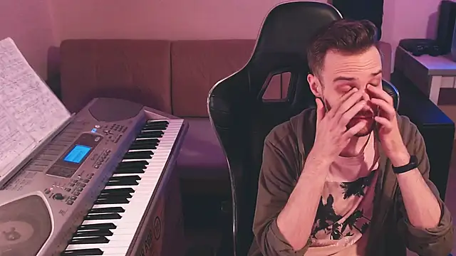 Sweetparker online show from 10-20-25, 06:04