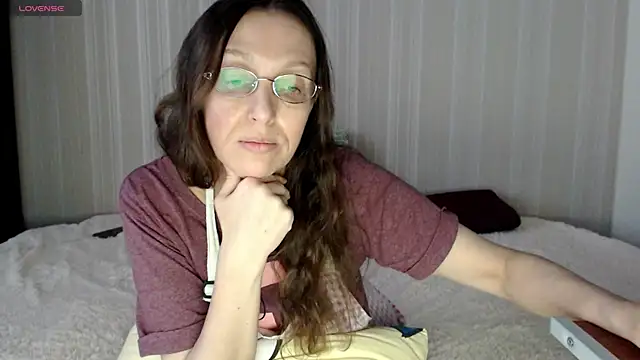 Snapshot of SylviaFoxy chatting on 01-13-25, 09:30 SylviaFoxy online show from 01-13-25, 09:30